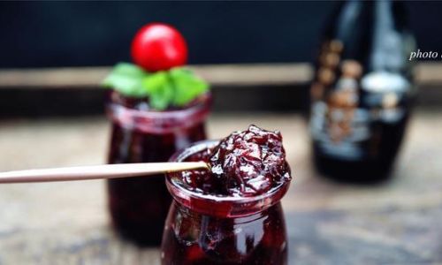 How to Make Delicious Cherry Jam:A Comprehensive Guide