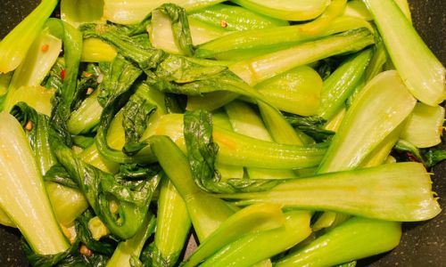 Mastering the Art of Stir-Frying Chinese Rapeseed Greens:A Delicious Guide