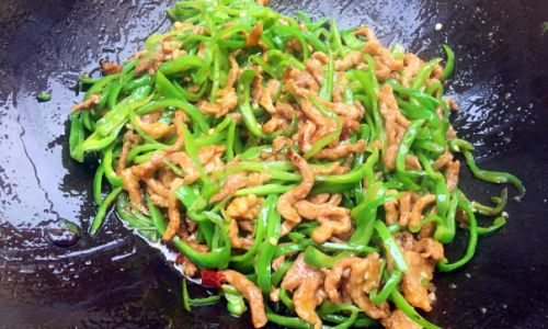 Mastering the Art of Stir-Frying Pork Slices:A Comprehensive Guide