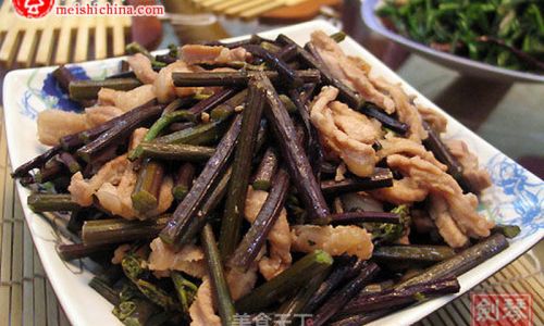 How to Cook Stir-Fried Brake Fern Pteridium aquilinum)