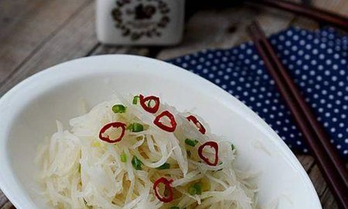 Mastering the Art of Stir-Frying White Radish Shreds