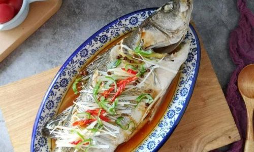 How to Make Steamed Perch with Mint:A Culinary Delight