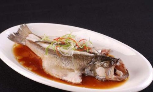 How to Make Steamed Perch with Mint:A Culinary Delight