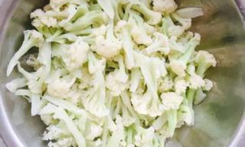 How to Make a Delicious Stir-Fried Cauliflower Salad