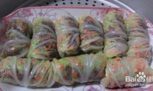 Mastering the Art of Making Delicious Pork and Cabbage Rolls