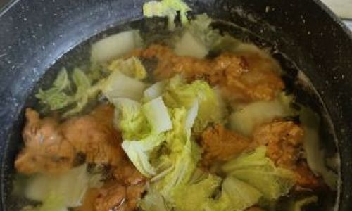 How to Make a Delicious Pork and Chinese Cabbage Soup Suan Cai Rou Pian Tang)