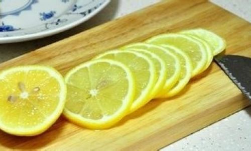 How to Make Your Own Honey Lemon at Home