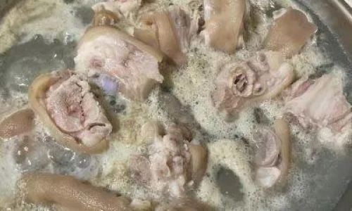 How to Cook Delicious and Easy-to-Make Pig Trotters