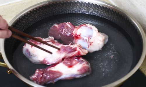 Mastering the Art of Cooking Pig Bones:A Comprehensive Guide