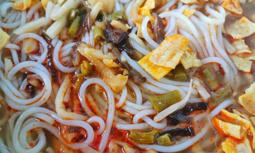 The Art of Perfecting Luosifen:A Comprehensive Guide to Cooking Authentic Snail Rice Noodles