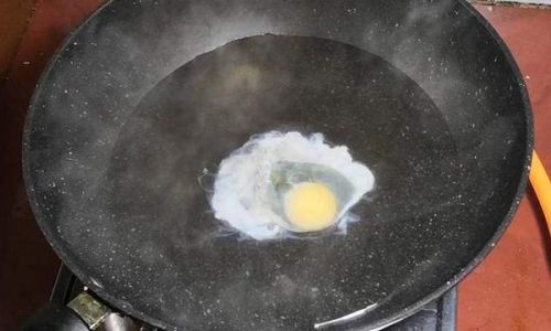 Mastering the Art of Boiling Eggs Without Sticking:A Comprehensive Guide