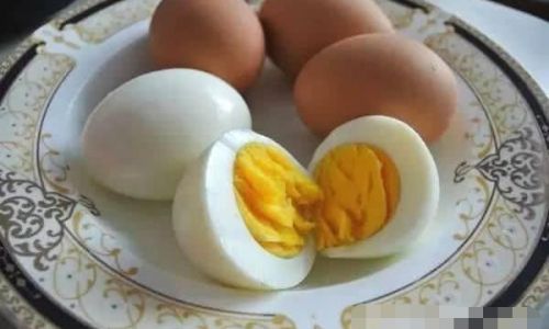 Mastering the Art of Boiling Eggs:Techniques to Avoid Cracking and Ensure Perfect Cooked Yolks