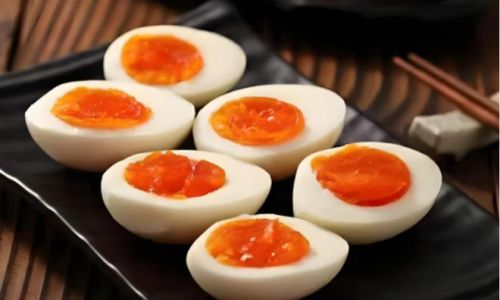 Mastering the Art of Perfectly Poached Soft-Boiled Eggs