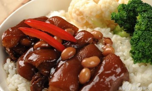 Mastering the Art of Making Delicious Pork Trotter Rice