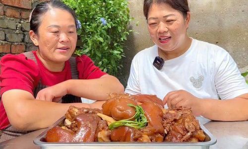 Mastering the Art of Cooking Delicious Pig Bones