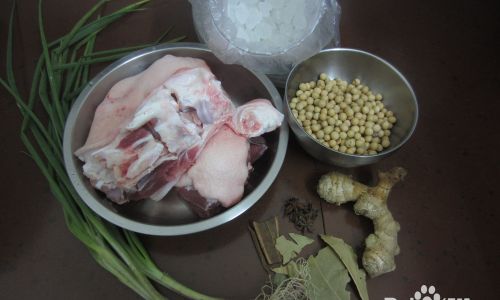 How to Make Perfect Pork Trotters:A Culinary Journey