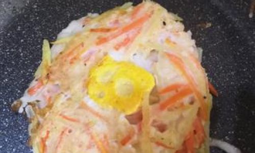 How to Make Delicious Potato,Carrot,and Egg Pancakes