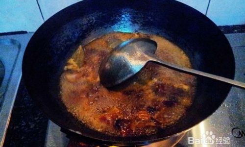 Mastering the Art of Cooking Delicious Meat in an Iron Pot