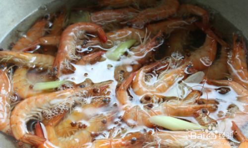 How to Cook Simple yet Delicious Boiled Shrimp