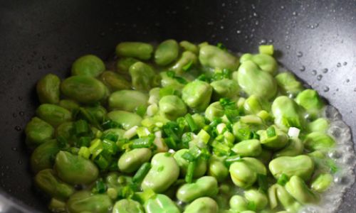 How to Make Delicious Crispy Fried Fresh Broad Beans