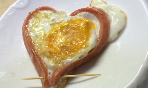 How to Make a Heart-Shaped Fried Egg:A Step-by-Step Guide