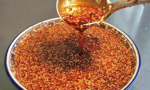 Mastering the Art of Making Delicious Chili Oil