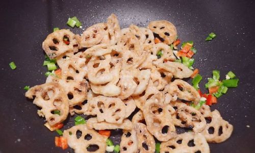 Mastering the Art of Crispy Fried Lotus Root Slices