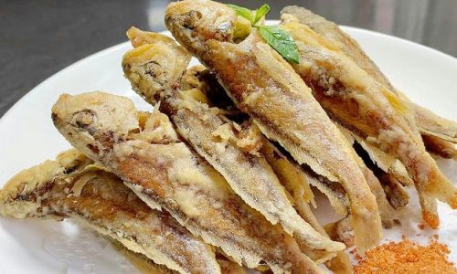 Mastering the Art of Frying Little Yellow Croakers