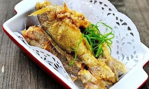 Mastering the Art of Frying Little Yellow Croakers