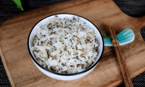 How to Cook Quinoa Rice Using an Electric Rice Cooker