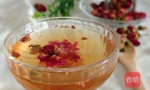 Crafting Rose Vinegar with Fresh Roses:A Step-by-Step Guide