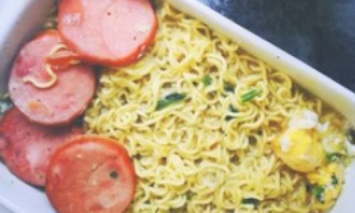 How to Cook Instant Noodles Using a Microwave