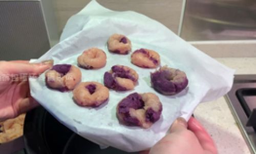 How to Make Egg Yolk Puffs Using an Air Fryer
