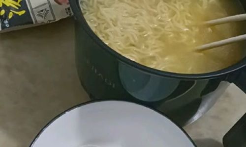 Mastering the Art of Cooking Instant Noodles in a Pot