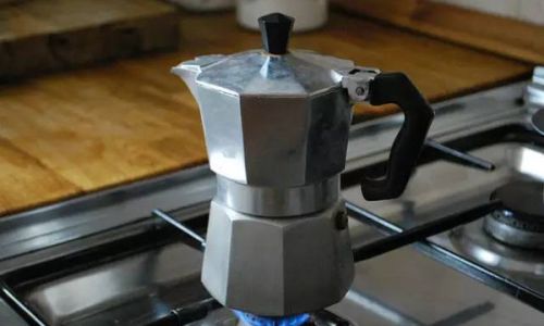 How to Brew Coffee Using a Pot:A Comprehensive Guide