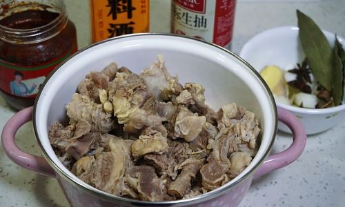 Mastering the Art of Cooking Beef Tendons and Brain in a Pressure Cooker