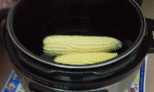 How to Cook Corn in an Electric Pressure Cooker