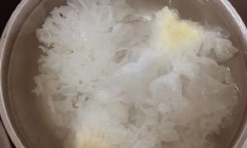 How to Make Tremella Mushroom Soup Using a Rice Cooker