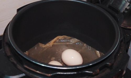How to Quickly Boil Eggs Using an Electric Rice Cooker
