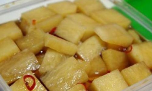 How to Pickle Daikon Radish Strips for a Delicious and Crispy Treat