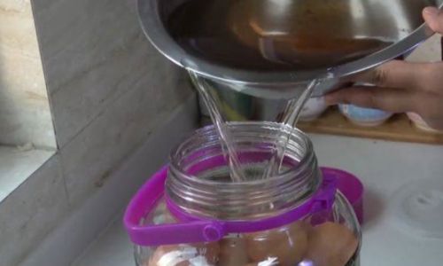 How to Ferment Smelly Eggs:A Traditional Culinary Adventure