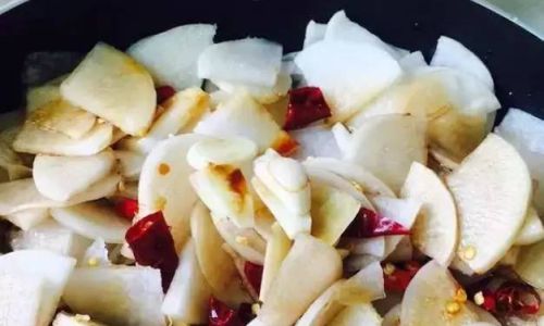 How to Pickle Daikon Radish for a Delightful Taste