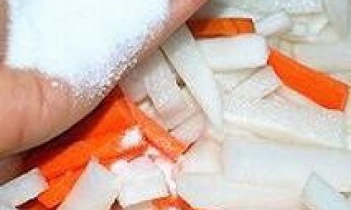 Mastering the Art of Pickling Daikon Radish Strips
