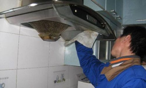 How to Thoroughly Clean Your Kitchen Range Hood