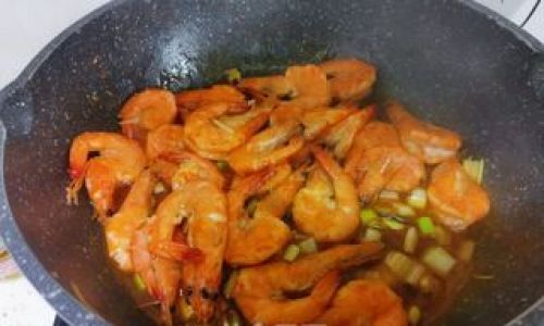 Mastering the Art of Oil-Braised Prawns Using an Electric Skillet