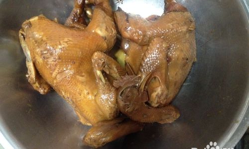 Mastering the Art of Tender and Delicious Stewed Chicken