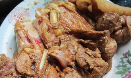 Effective Techniques for Eliminating the Fishy Odor in Pigs Trotters