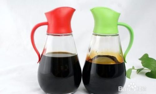 Distinguishing Between Light Soy Sauce and Dark Soy Sauce:A Comprehensive Guide