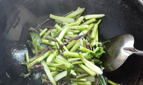 How to Thoroughly Clean Chinese Flowering Kale