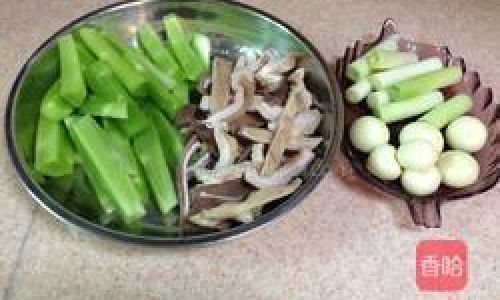 Mastering the Art of Cooking Pork Belly Strips with Bamboo Shoots:A Culinary Journey